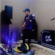 Aulas de violão para iniciantes com material impresso próprio. Tenho estúdio próprio